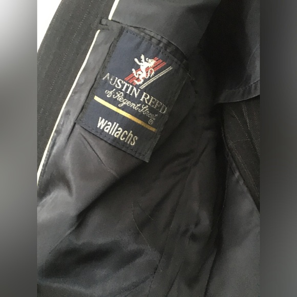 Vintage Austin Reed Wool 2 Button Men's Blazer Black Pin Stripe - Picture 13 of 16